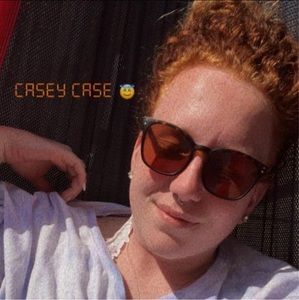 Meet your Posher, Casey